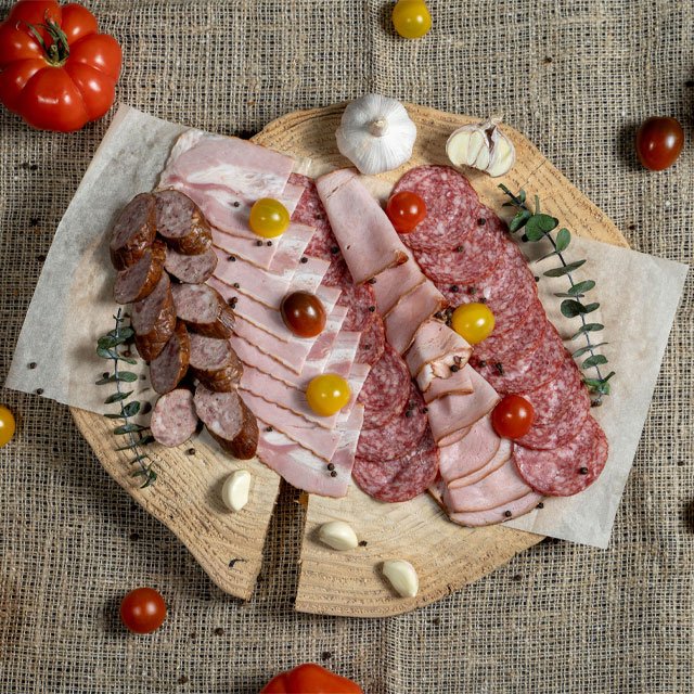 Carne-si-mezeluri la olteanu